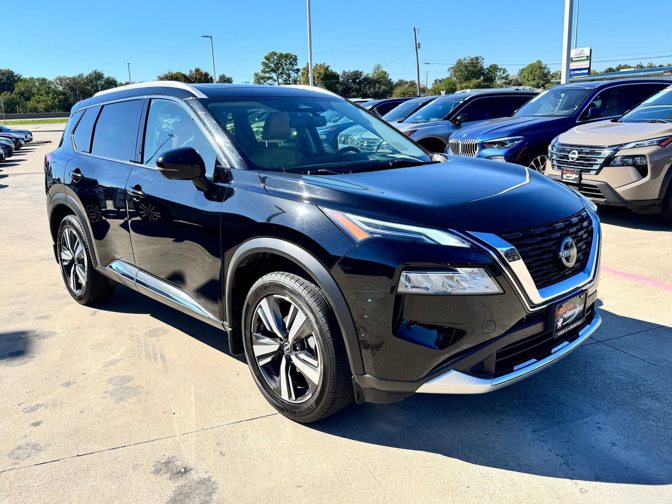 2023 Nissan Rogue Platinum photo 3