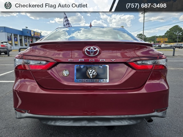 2022 Toyota Camry LE photo 6