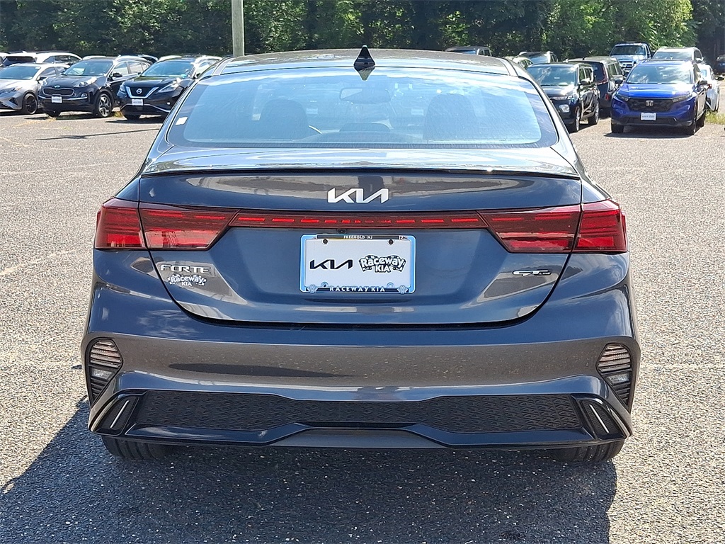 2023 Kia Forte GT-Line photo 5