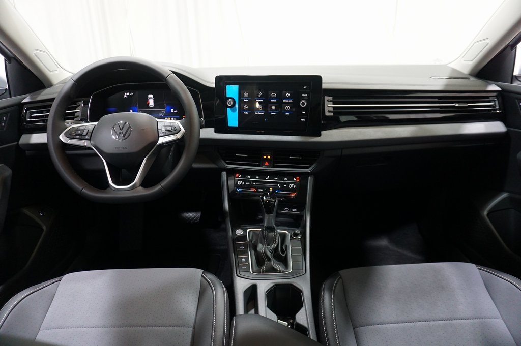 2025 Volkswagen Jetta 1.5T SE photo 12