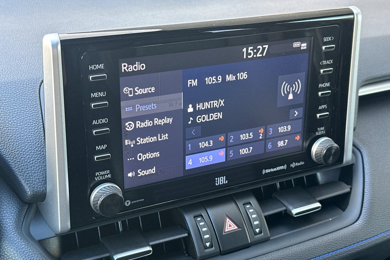 2019 Toyota RAV4 Hybrid XSE photo 15