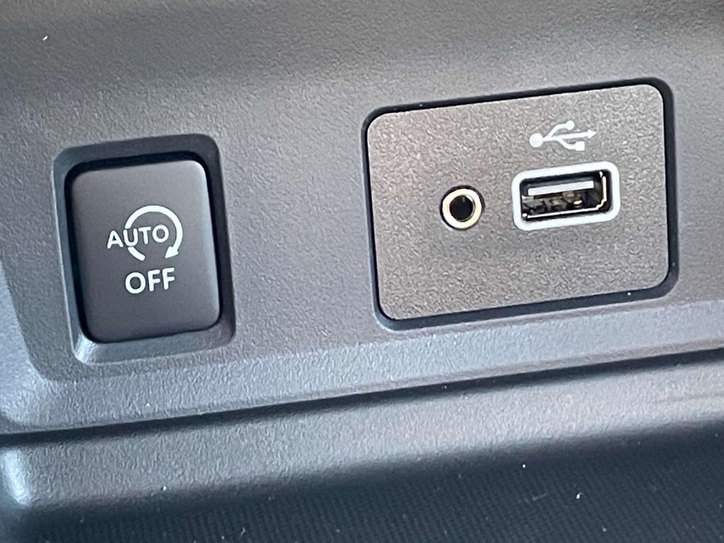2025 Nissan Sentra S photo 27