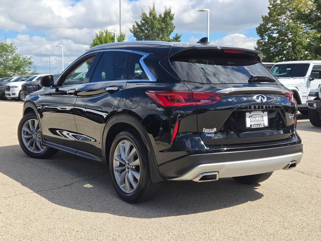 2022 Infiniti QX50 Luxe AWD photo 14