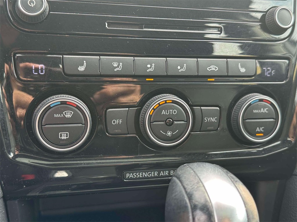 2020 Volkswagen Passat 2.0T R-Line photo 26