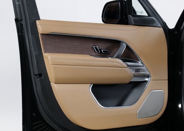 2024 Land Rover Range Rover Autobiography photo 23