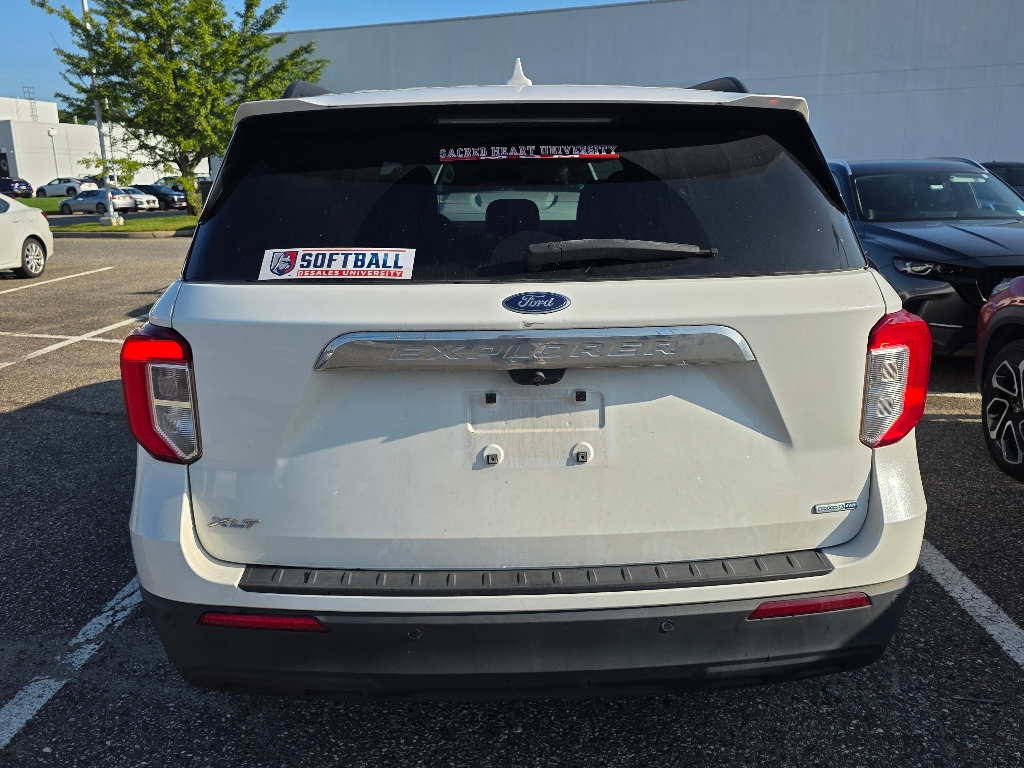 2020 Ford Explorer XLT photo 2