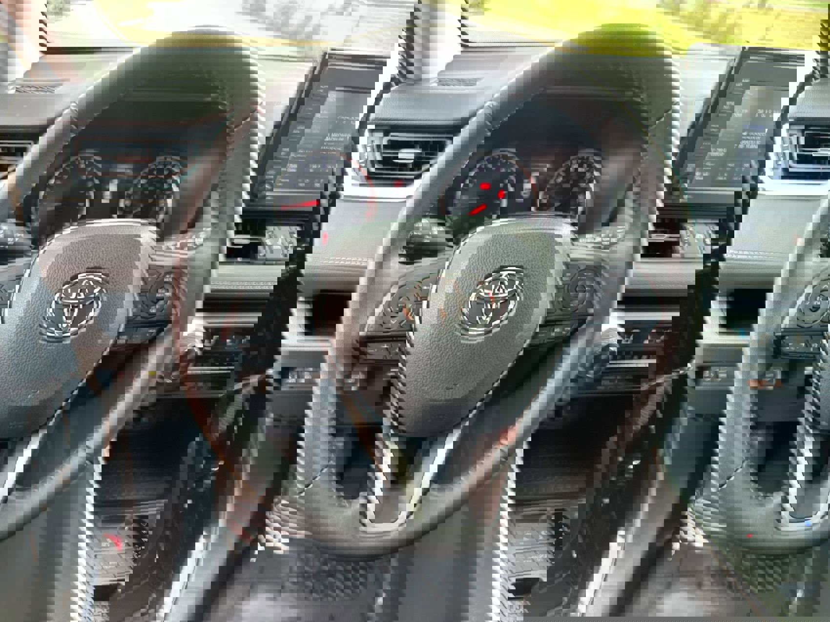2021 Toyota RAV4 XLE Premium photo 11