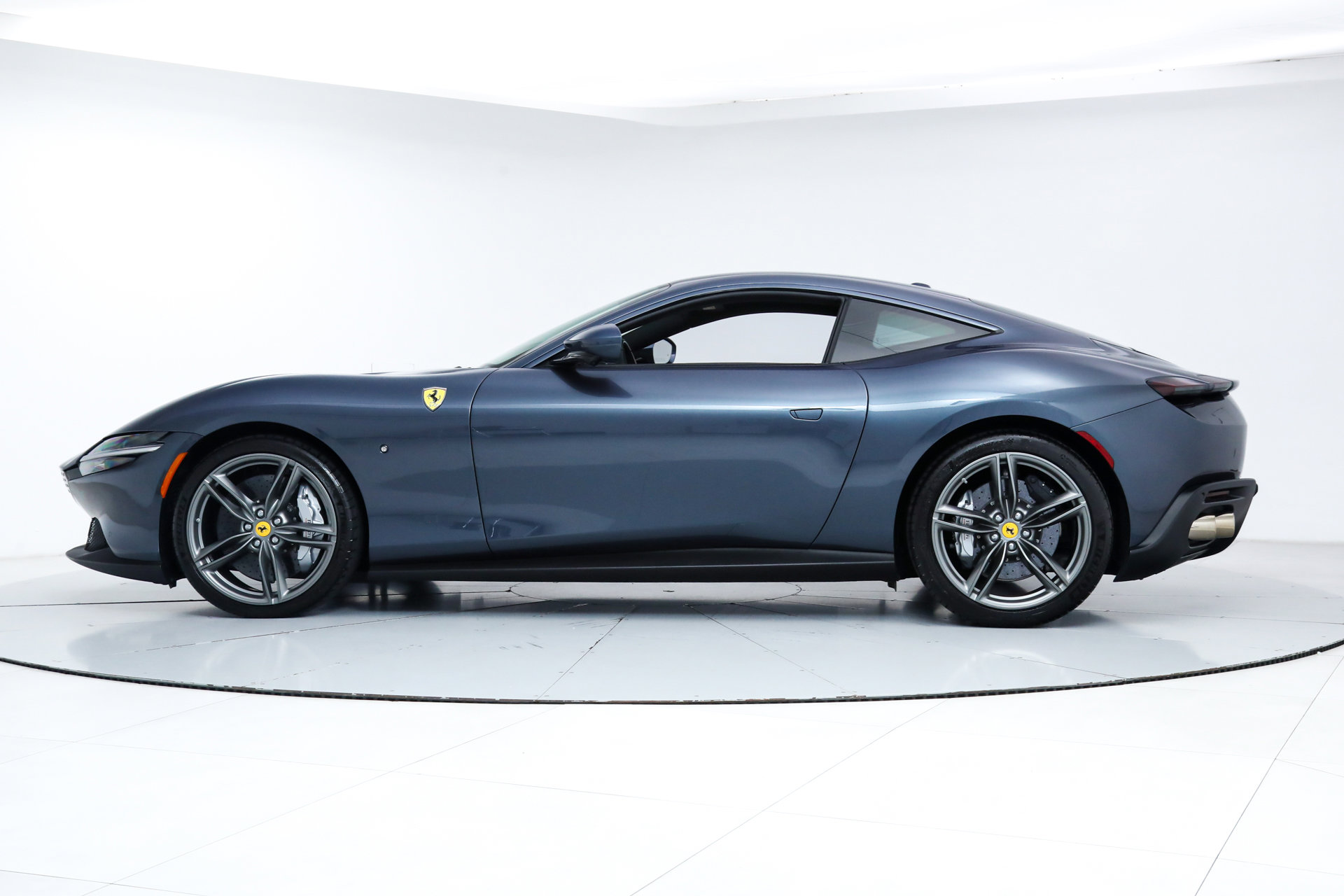 2021 Ferrari Roma photo 4