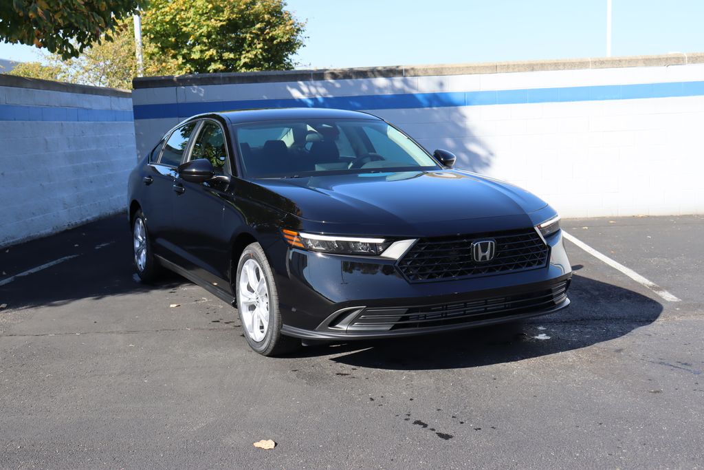 2025 Honda Accord LX photo 6