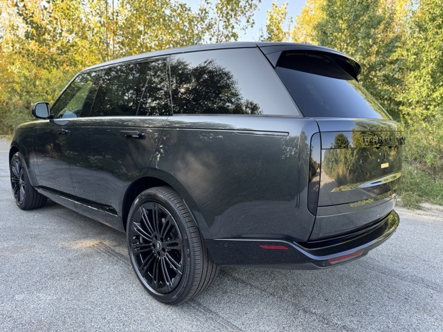 2025 Land Rover Range Rover SE photo 12