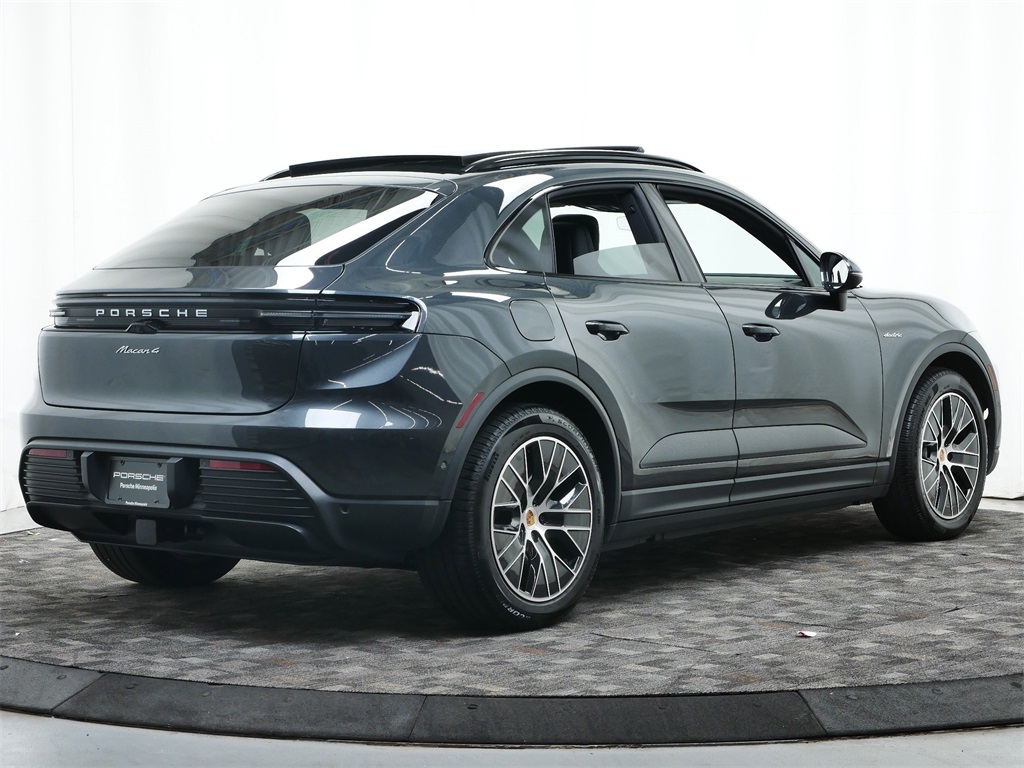 2025 Porsche Macan Electric 4 photo 5