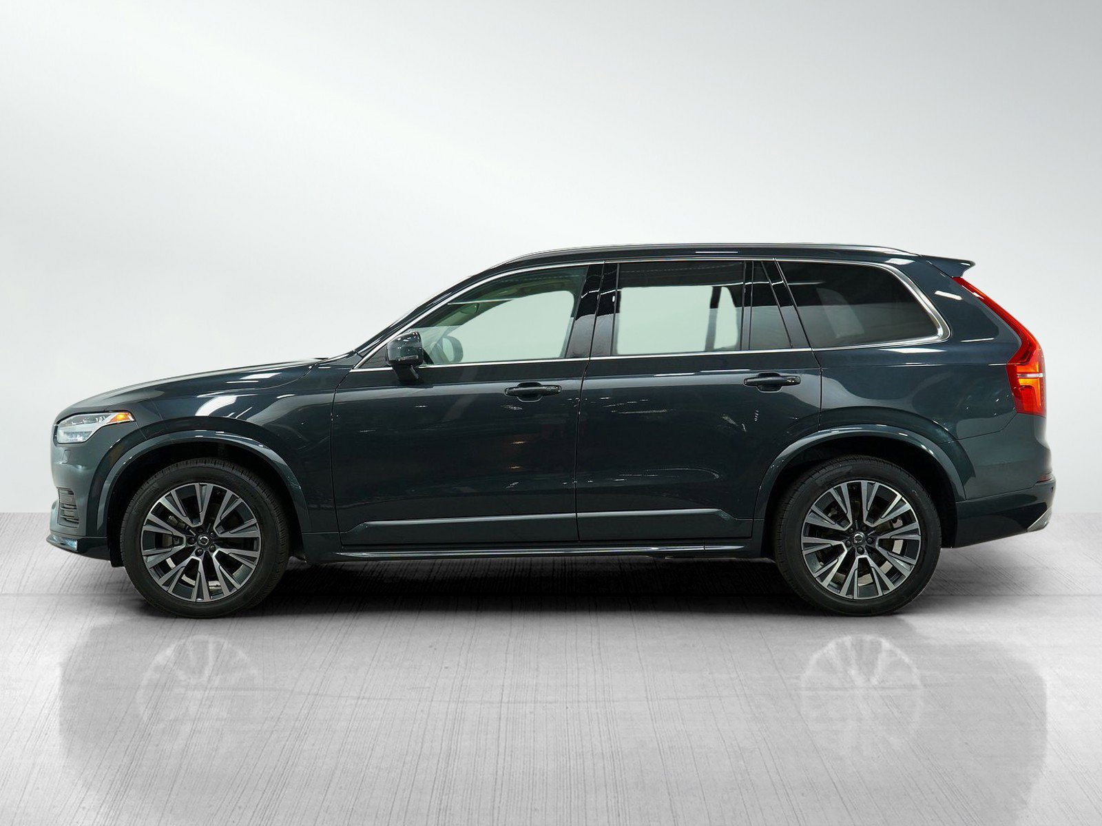 Used 2021 Volvo XC90 Momentum with VIN YV4A221K6M1707398 for sale in White Bear Lake, Minnesota