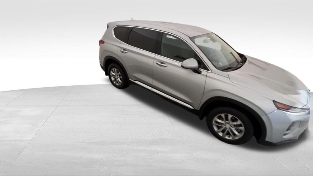 2020 Hyundai Santa Fe SEL photo 3