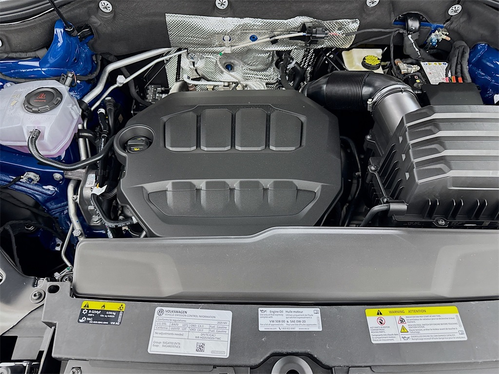 2025 Volkswagen Atlas Cross Sport SEL R-Line photo 19