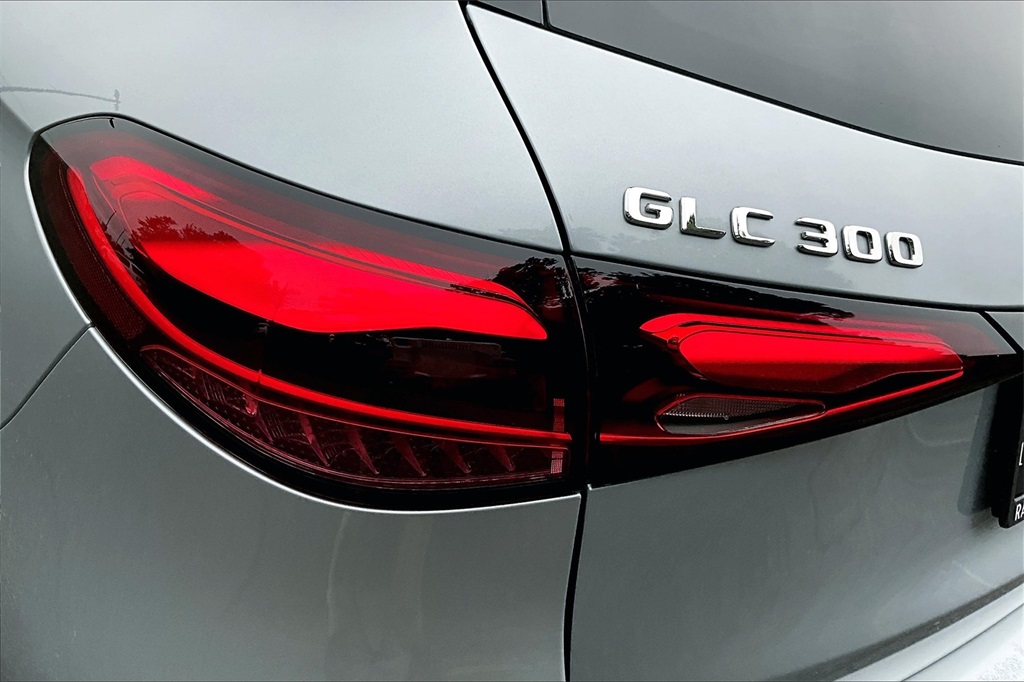 2025 Mercedes Benz GLC 300 4MATIC photo 30