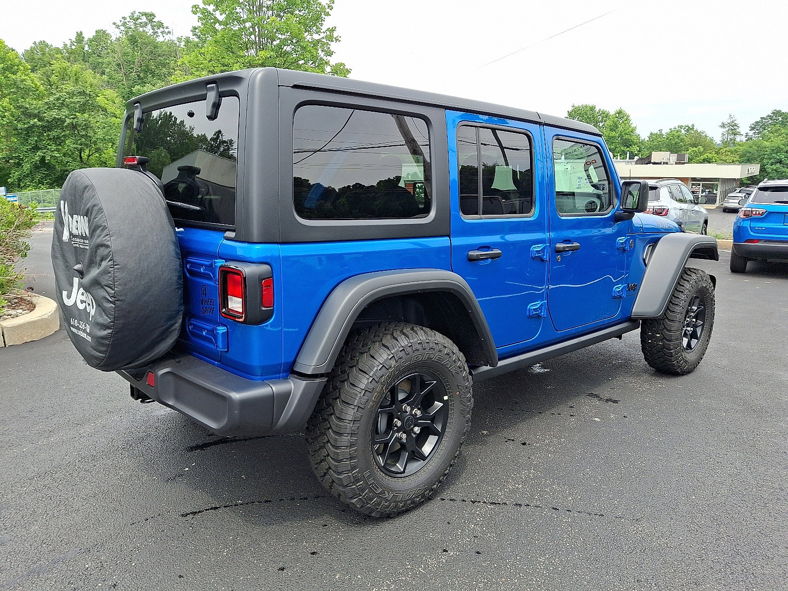 2025 Jeep Wrangler Willys photo 4