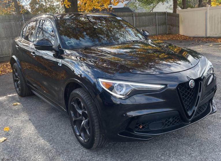 2022 Alfa Romeo Stelvio Quadrifoglio photo 4