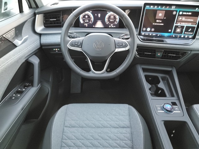 2025 Volkswagen Tiguan S photo 22