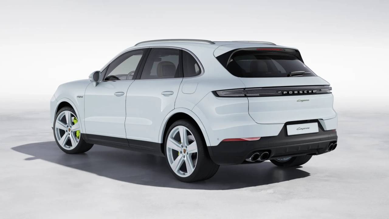 2026 Porsche Cayenne E-Hybrid photo 2