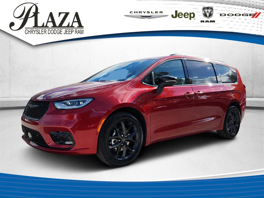 2026 Chrysler Pacifica Select's photo