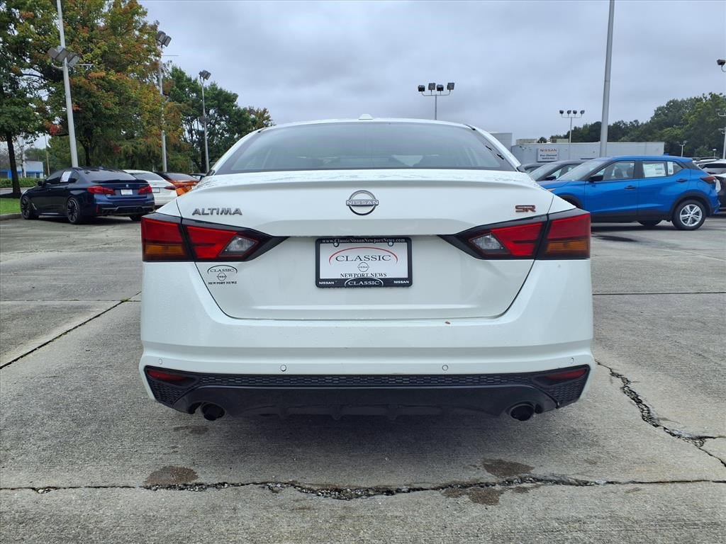 2023 Nissan Altima 2.5 SR photo 7