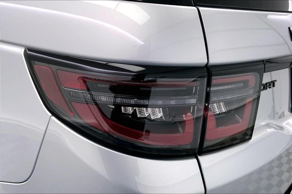 2025 Land Rover Discovery Sport Dynamic SE photo 21