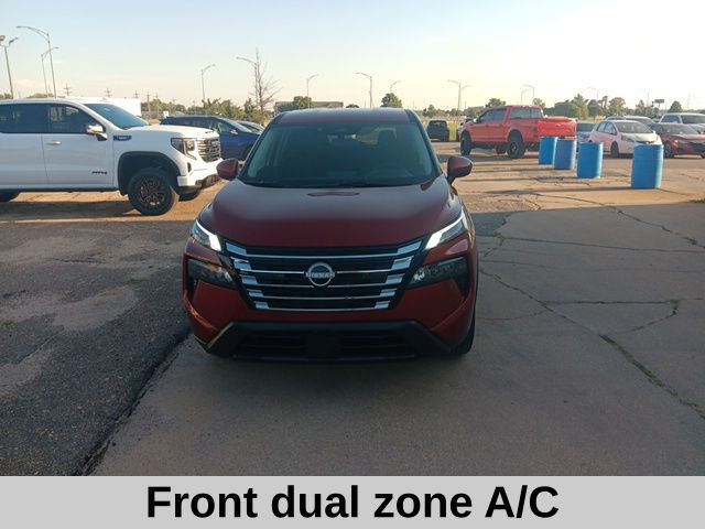 2026 Nissan Rogue SV photo 2
