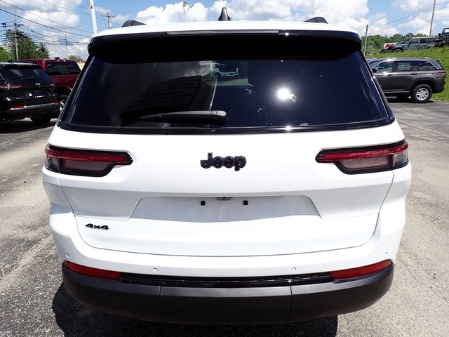 2025 Jeep Grand Cherokee Altitude X photo 3