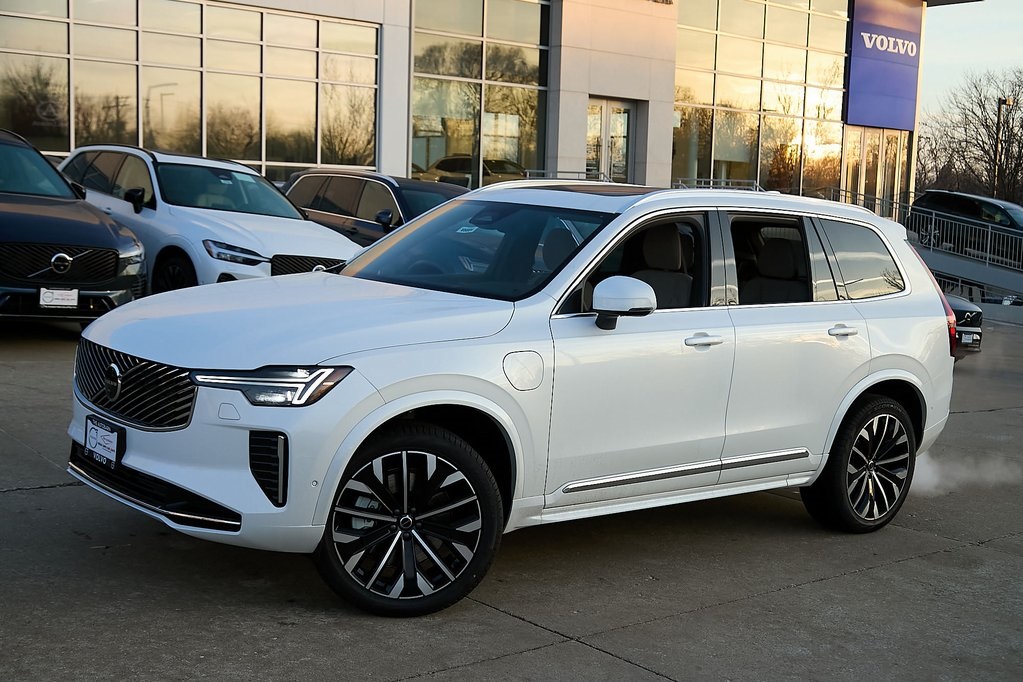2026 VOLVO XC90 - Image 2