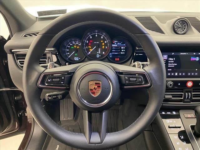 2024 Porsche Macan Base photo 14
