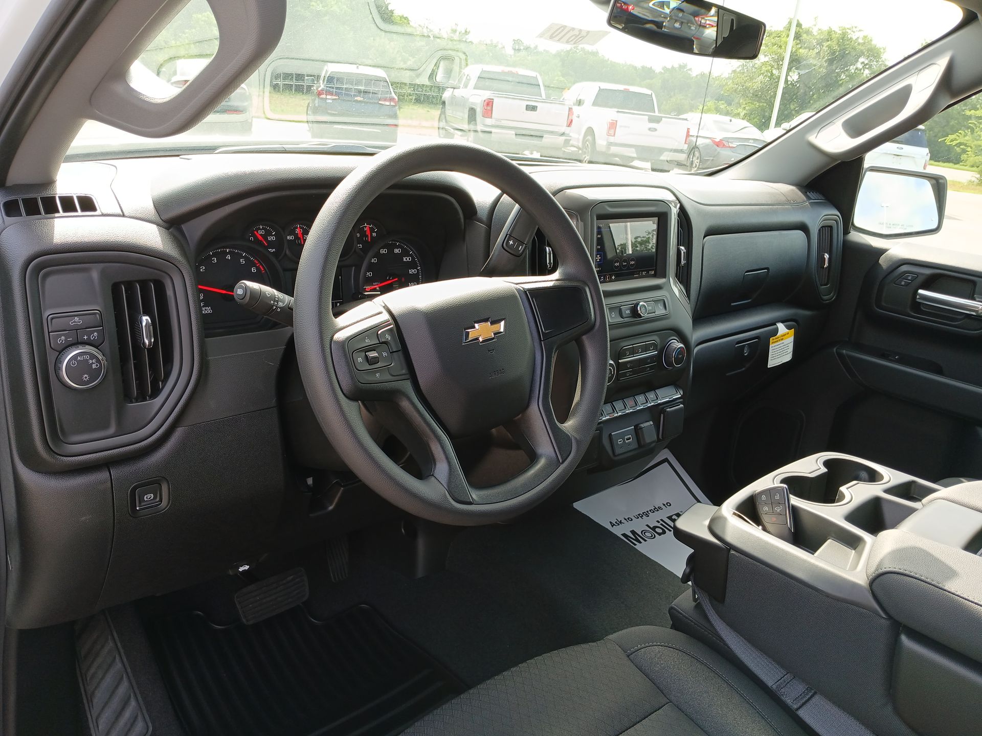 2025 Chevrolet Silverado 1500 Custom photo 7