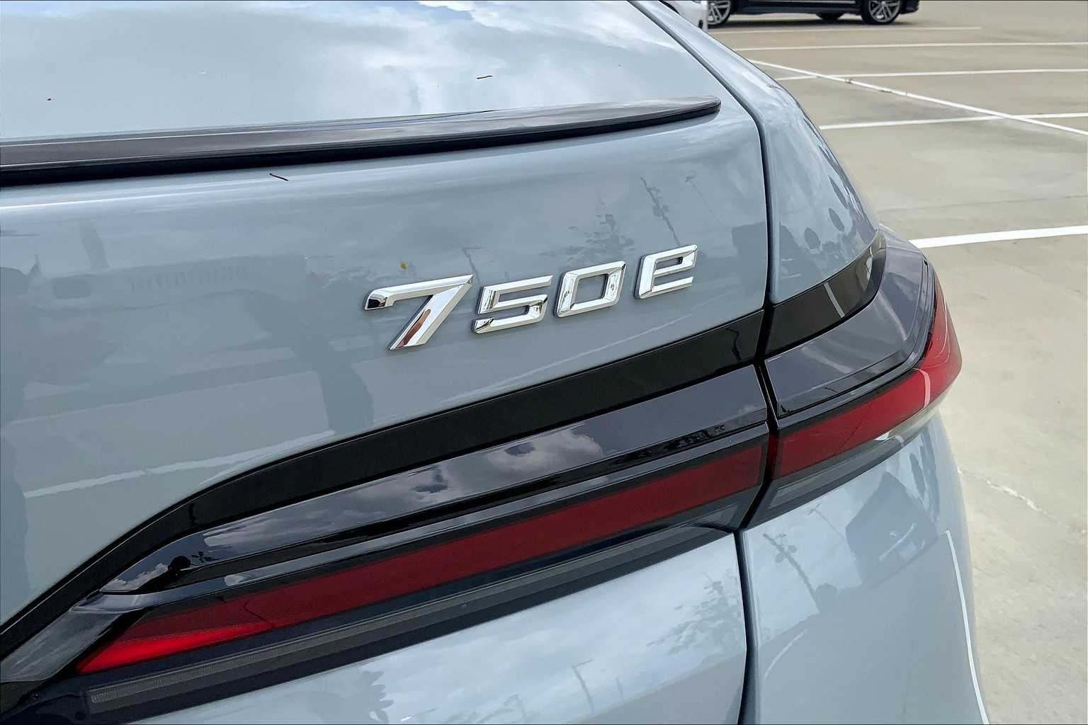 2025 Bmw 750e 750e xDrive photo 15