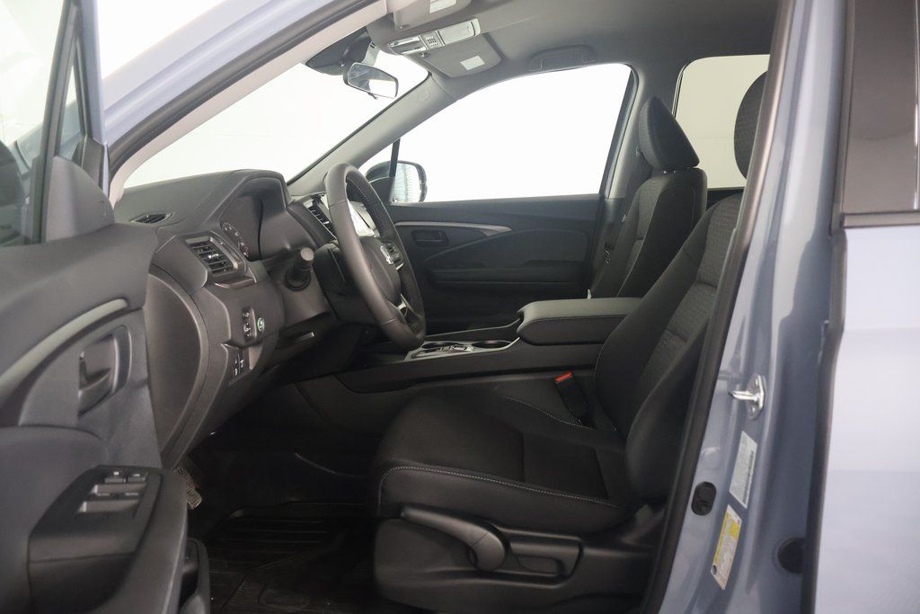 2025 Honda Ridgeline Sport photo 5