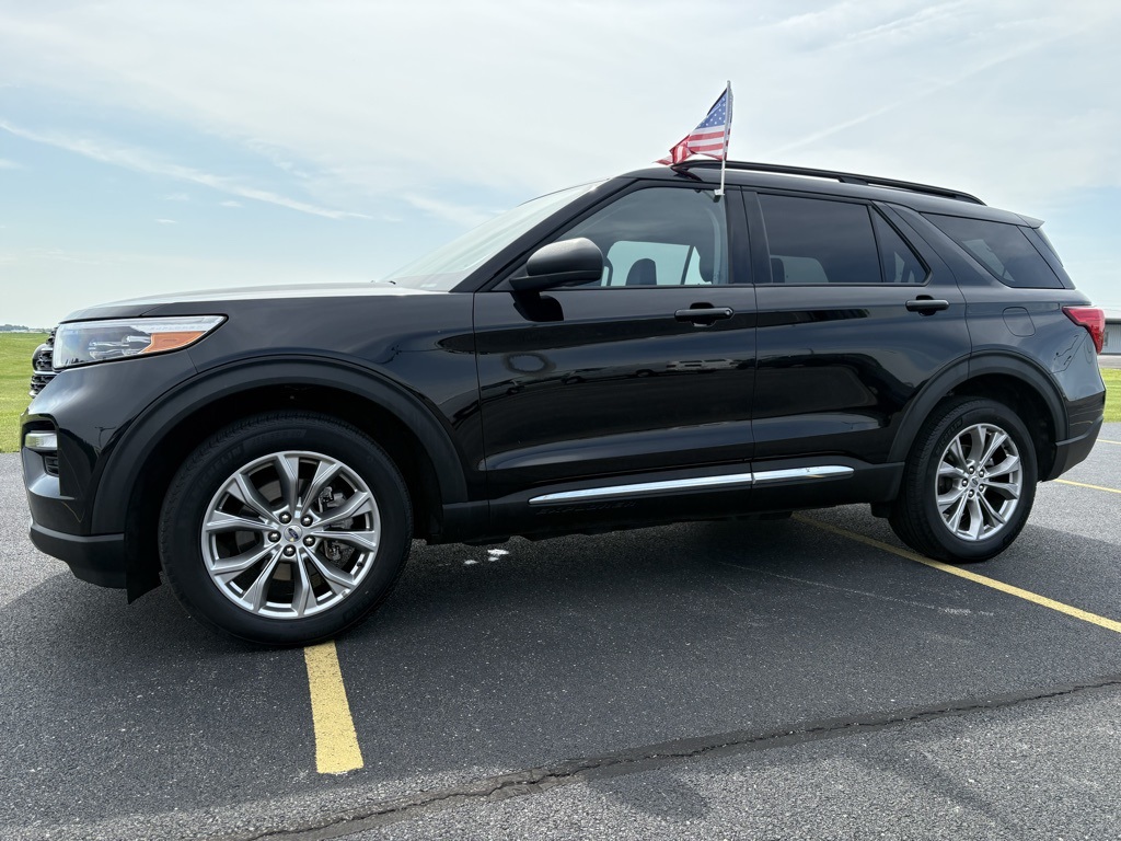 2022 Ford Explorer XLT's photo