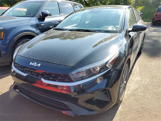 2023 Kia Forte LXS photo 4