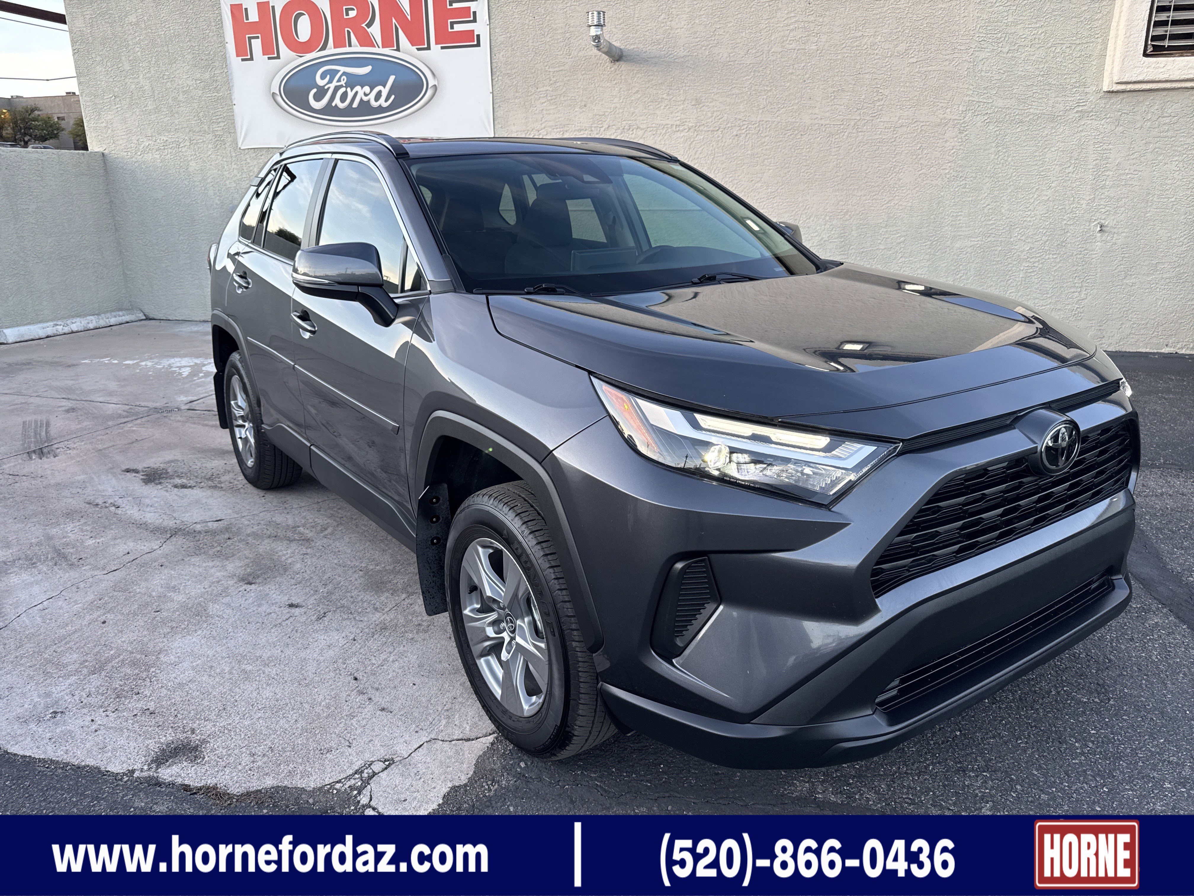 2024 Toyota RAV4 XLE's photo