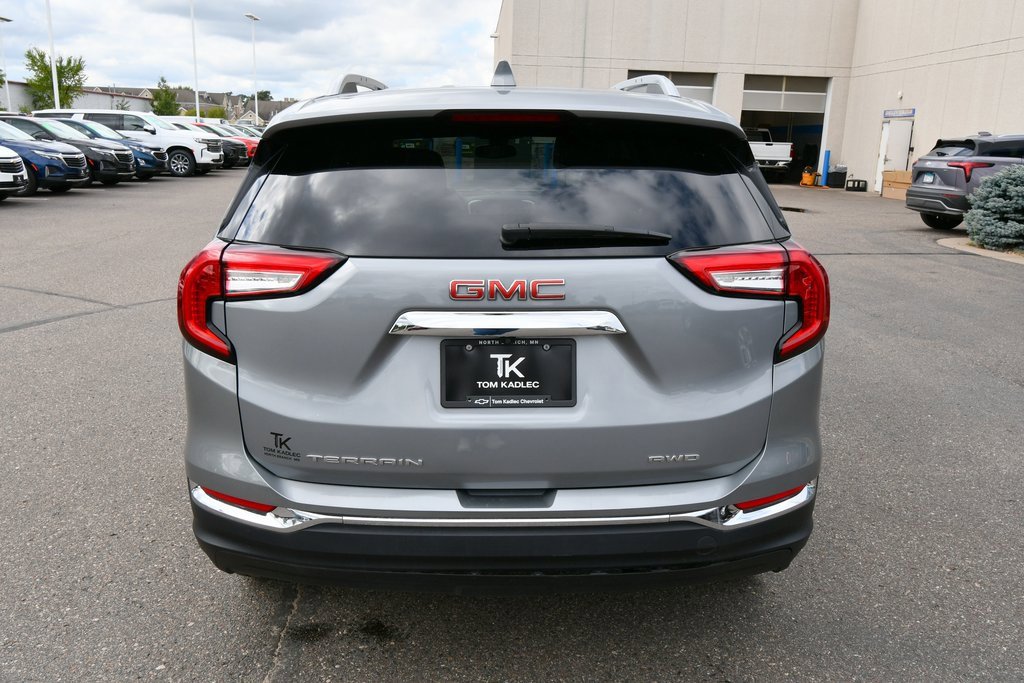 2024 Gmc Terrain SLT photo 2