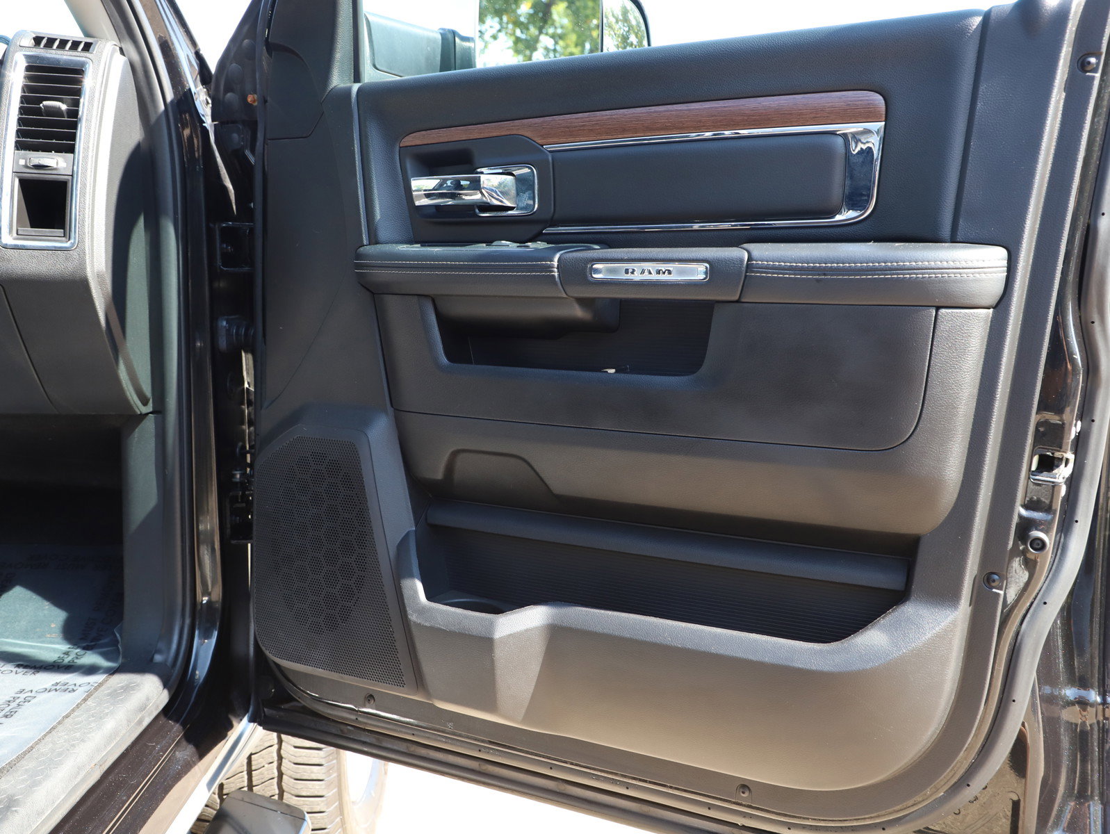 2016 Ram 2500 Laramie photo 5