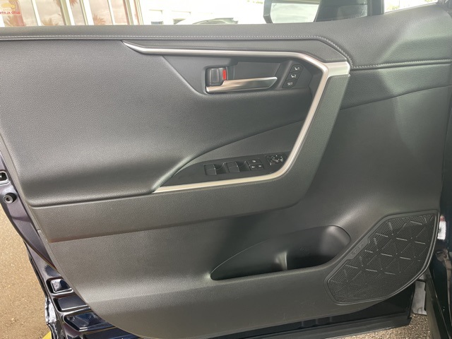 2021 Toyota RAV4 Limited photo 25