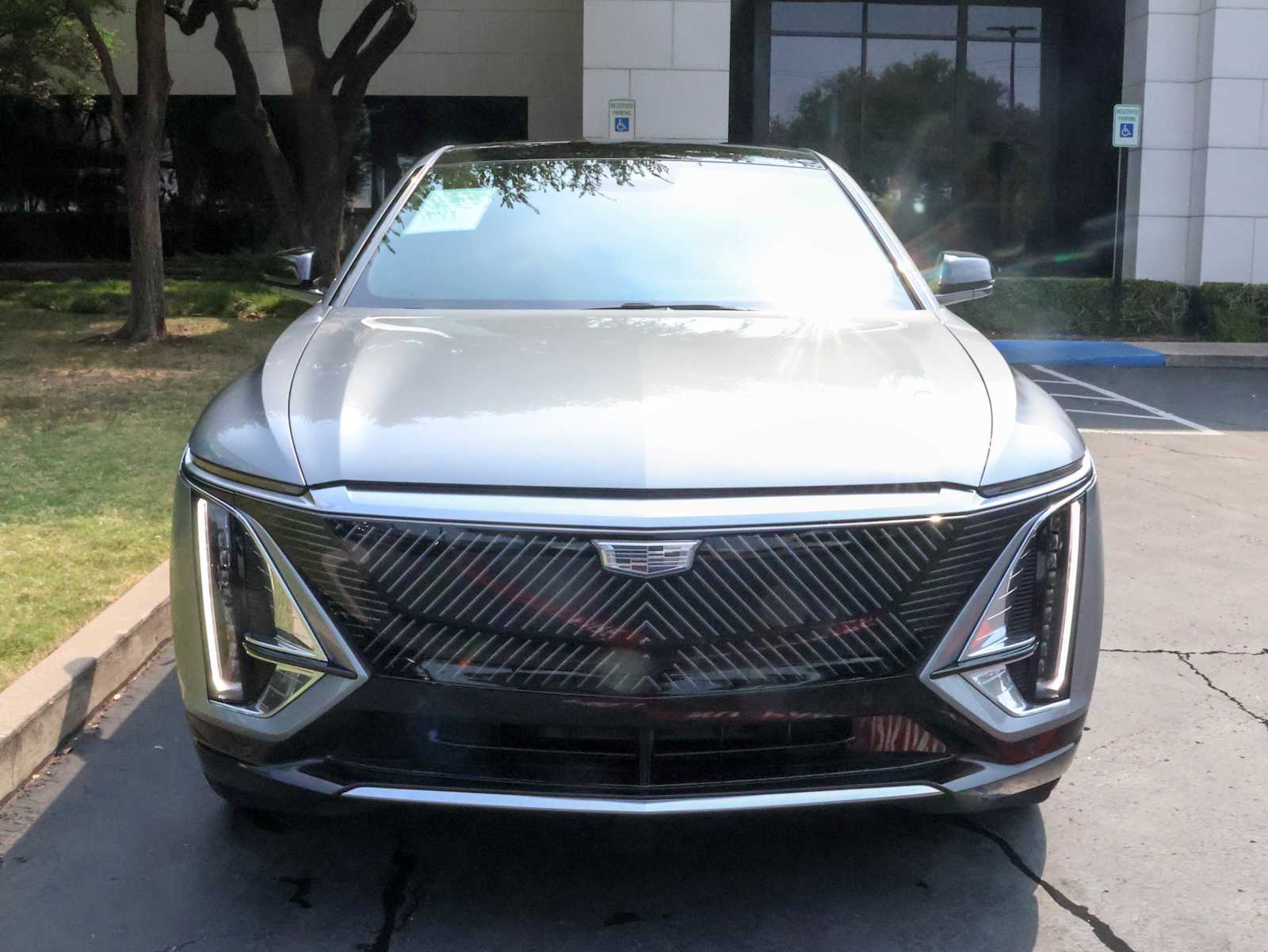 Certified 2024 Cadillac LYRIQ Luxury 3 with VIN 1GYKPSRL8RZ135663 for sale in Dallas, TX