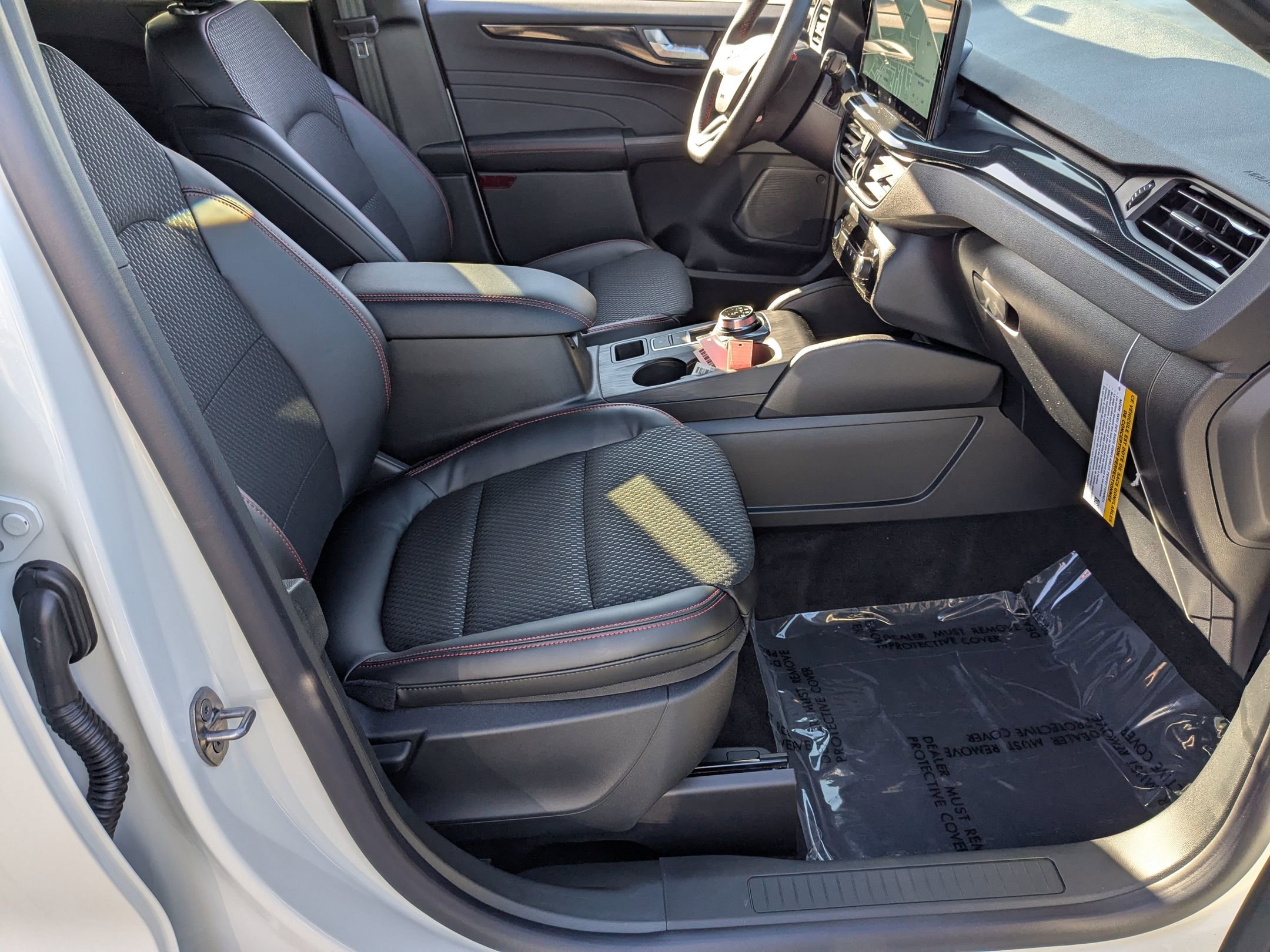 2025 Ford Escape ST-Line photo 29