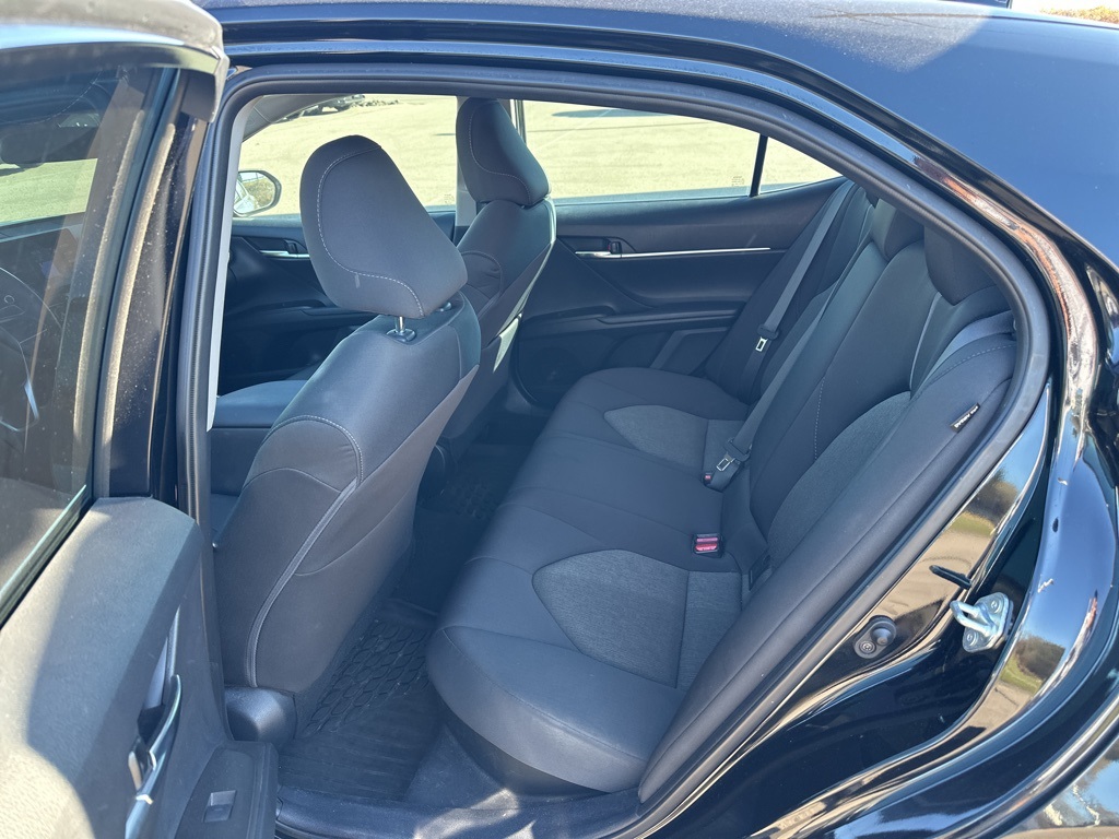 2023 Toyota Camry Hybrid LE photo 4