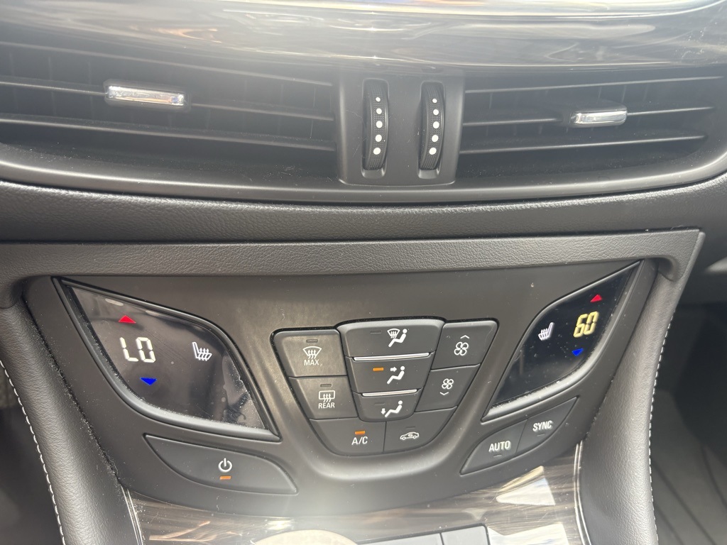 2019 Buick Envision Essence photo 27