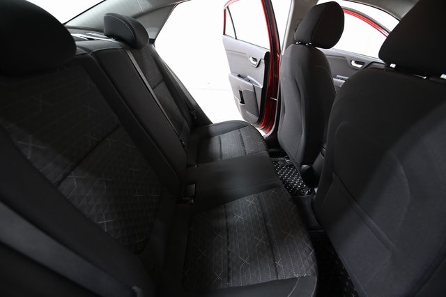 2022 Kia Rio S photo 21