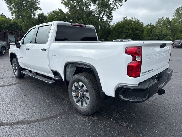 2025 Chevrolet Silverado 2500HD Custom photo 4