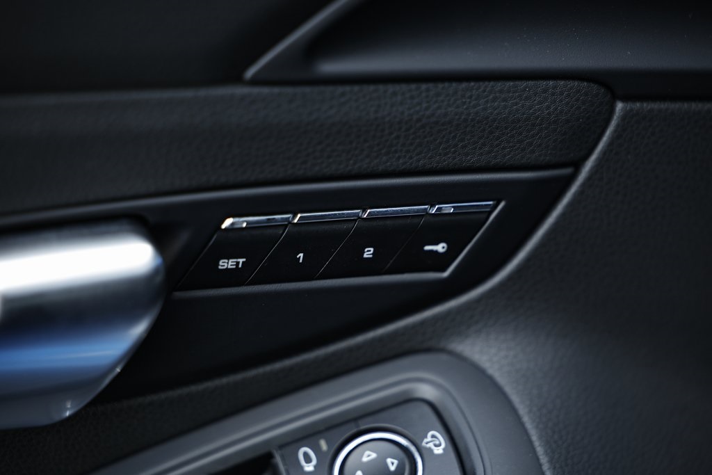 2025 Porsche Cayman photo 22