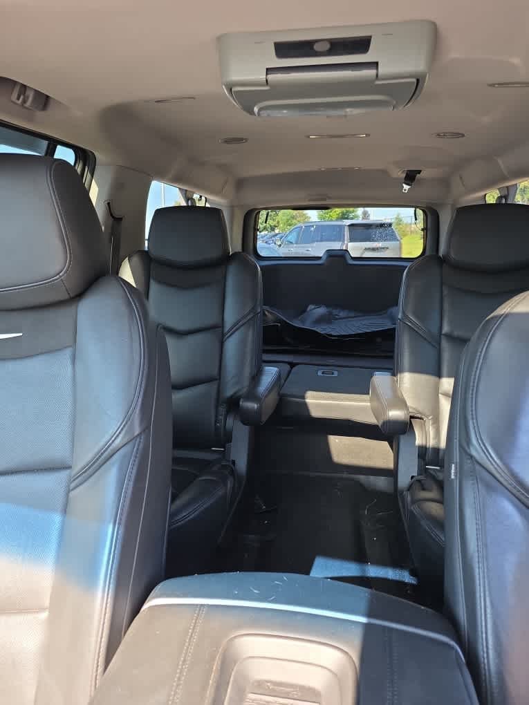2018 Cadillac Escalade ESV Luxury photo 8