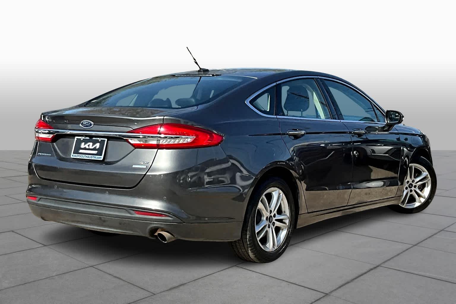 2018 Ford Fusion SE photo 11