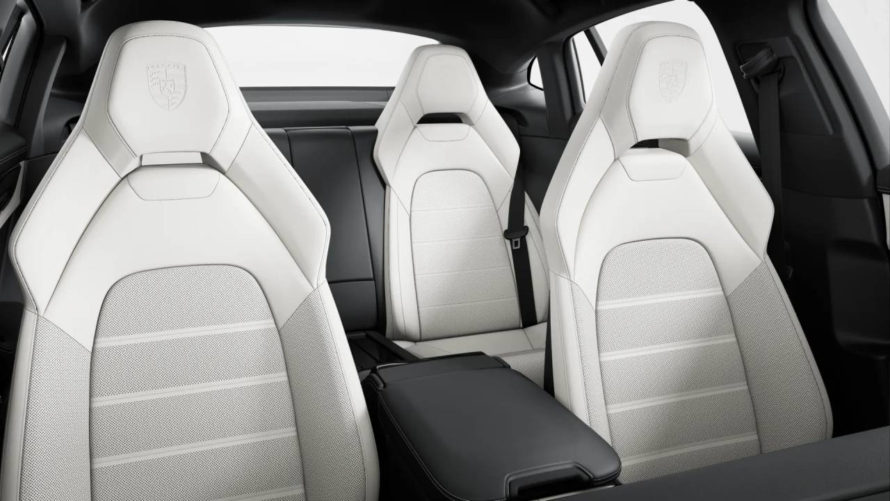 2026 Porsche Panamera 4 E-Hybrid photo 8