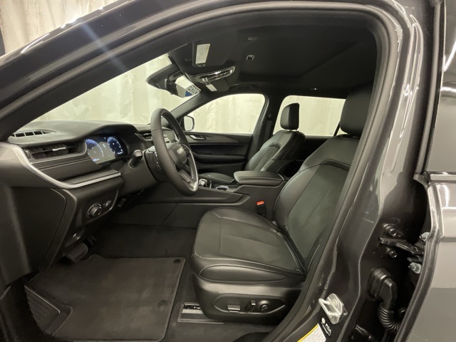 2025 Jeep Grand Cherokee Altitude X photo 10